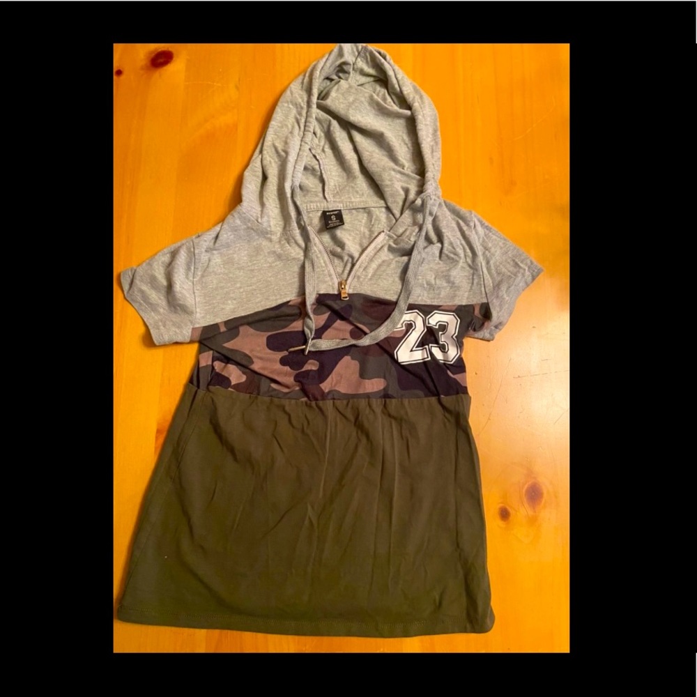 CAMO TEE